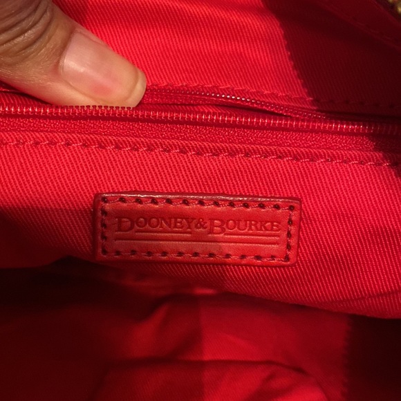 Like new, Dooney and Bourke bag - Picture 3 of 7
